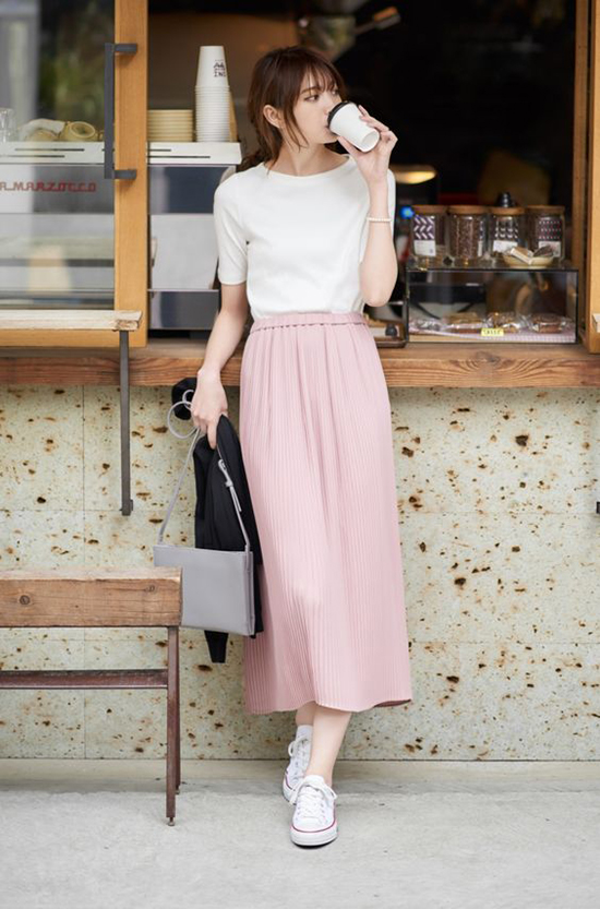 Sắc hồng được tín đồ thời trang ưa chuộng trong mùa hè