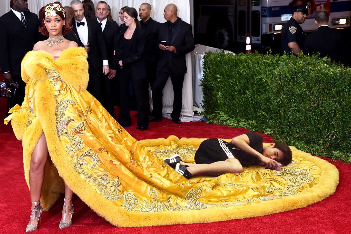 Một khi đã vào tay các thánh chế thì MET Gala sang chảnh đến mấy cũng thành... MỆT Gala mà thôi! Một khi đã vào tay các thánh chế thì MET Gala sang chảnh đến mấy cũng thành... MỆT Gala mà thôi!