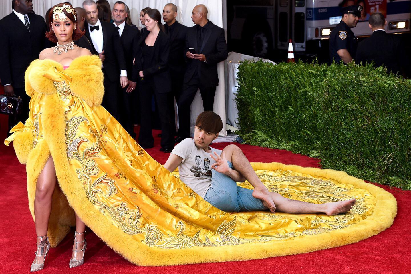 Một khi đã vào tay các thánh chế thì MET Gala sang chảnh đến mấy cũng thành... MỆT Gala mà thôi! Một khi đã vào tay các thánh chế thì MET Gala sang chảnh đến mấy cũng thành... MỆT Gala mà thôi!