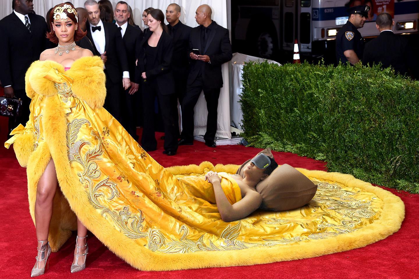 Một khi đã vào tay các thánh chế thì MET Gala sang chảnh đến mấy cũng thành... MỆT Gala mà thôi! Một khi đã vào tay các thánh chế thì MET Gala sang chảnh đến mấy cũng thành... MỆT Gala mà thôi!