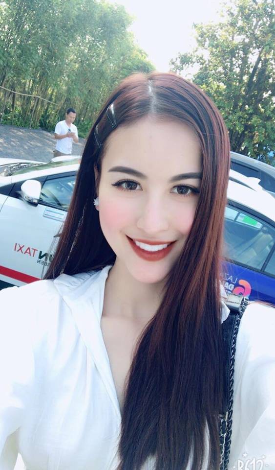 Những người đẹp Vbiz đang mải miết chạy đua với mốt cằm dài nhọn hoắt Những người đẹp Vbiz đang mải miết chạy đua với mốt cằm dài nhọn hoắt