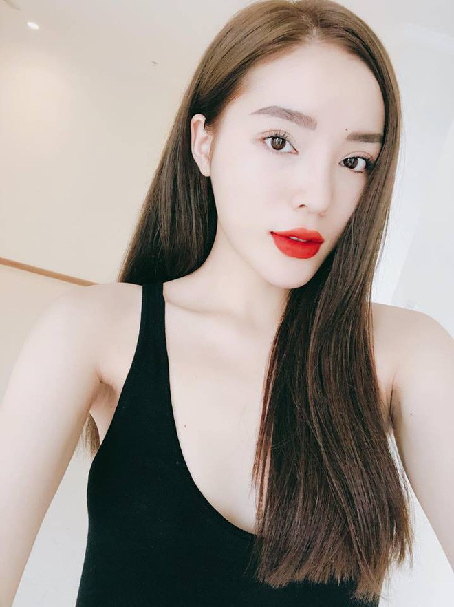 Những người đẹp Vbiz đang mải miết chạy đua với mốt cằm dài nhọn hoắt