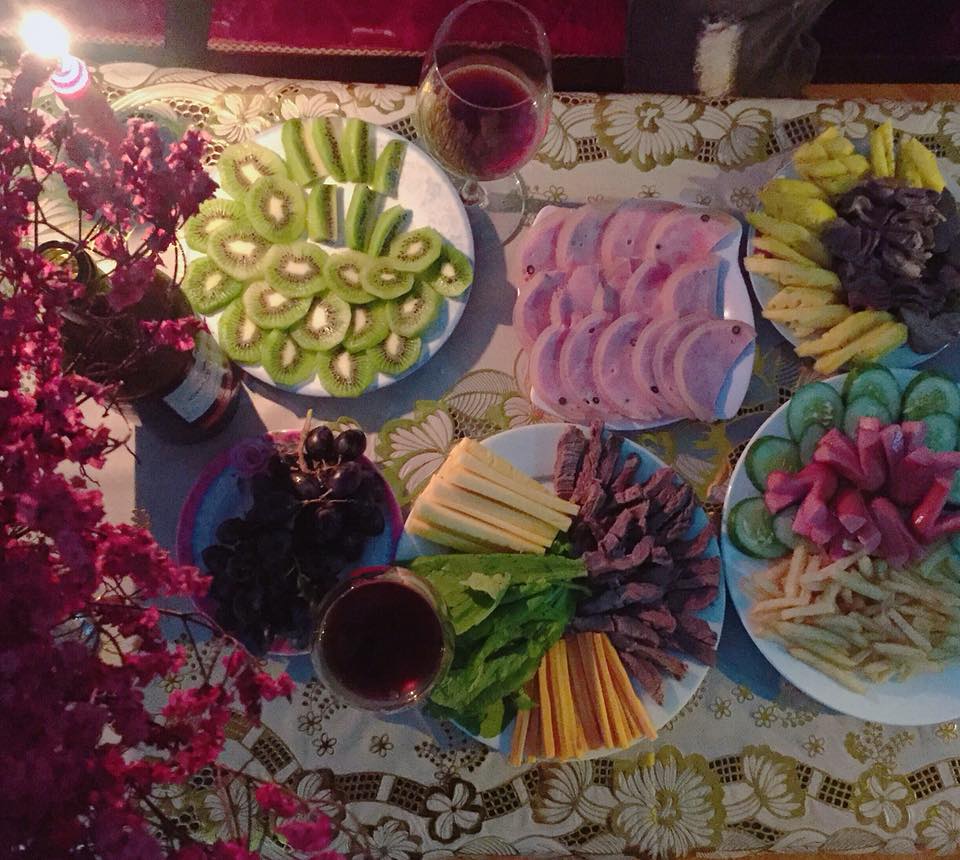 Gái HN khen cơm ông xã nấu, chị em rần rần khoe chồng mình đảm không kém cạnh