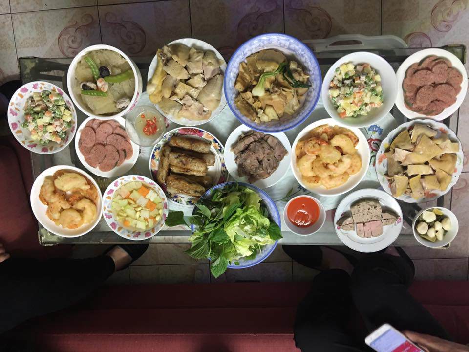 Gái HN khen cơm ông xã nấu, chị em rần rần khoe chồng mình đảm không kém cạnh