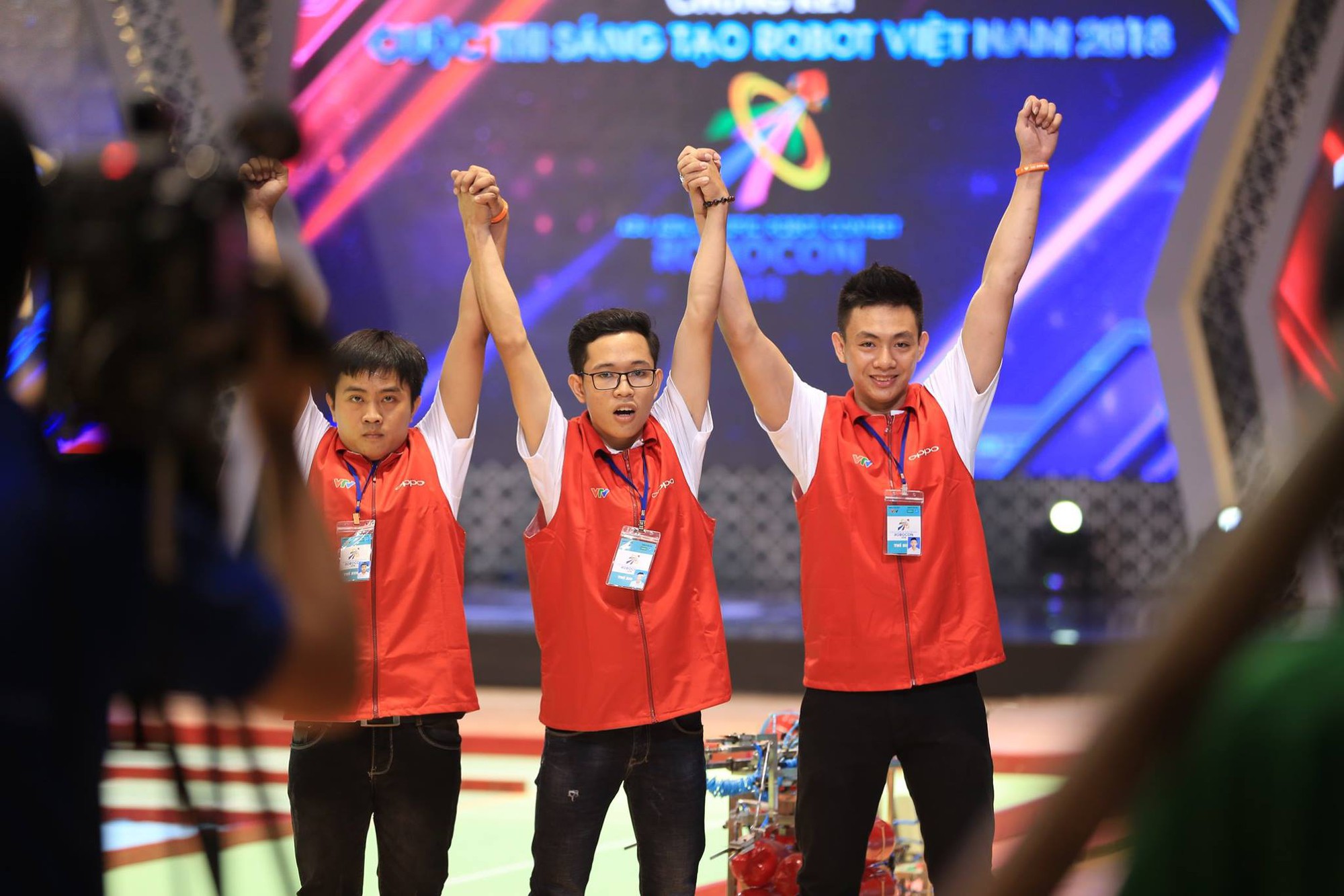 Khai mạc vòng chung kết Robocon 2018: Cả trời ký ức tuổi thơ của thế hệ 8x, 9x bỗng ùa về Khai mạc vòng chung kết Robocon 2018: Cả trời ký ức tuổi thơ của thế hệ 8x, 9x bỗng ùa về