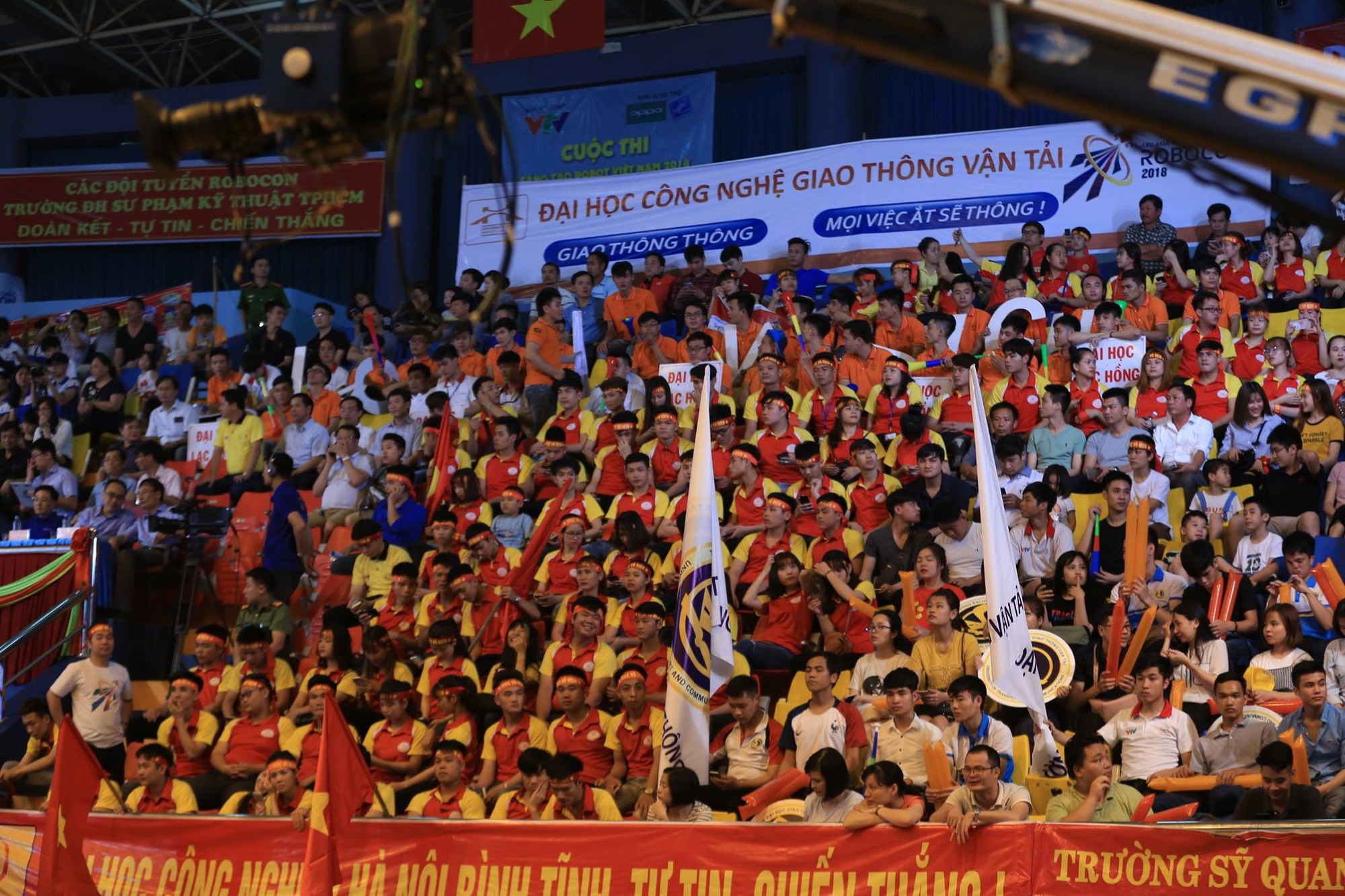 Khai mạc vòng chung kết Robocon 2018: Cả trời ký ức tuổi thơ của thế hệ 8x, 9x bỗng ùa về