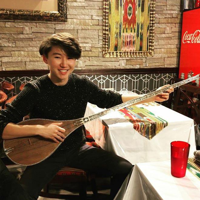 Cậu bé Uudam gặp mẹ trong mơ từng gây sốt cả châu Á 7 năm trước bây giờ ra sao?