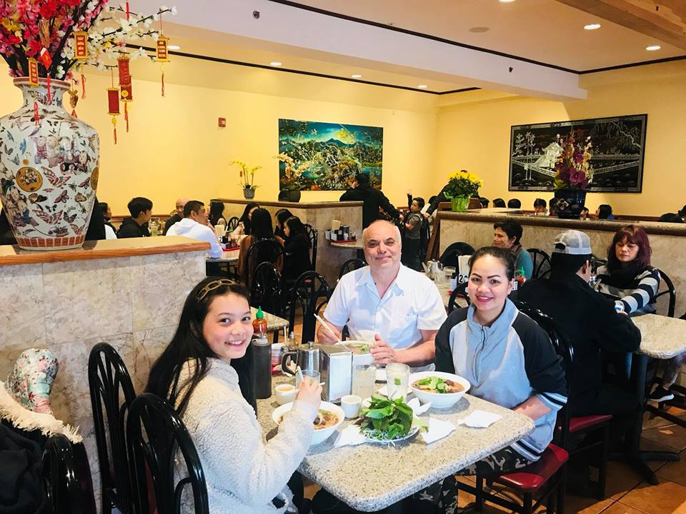 Hạnh phúc đáng ghen tỵ của cặp vợ Việt chồng Tây sau 14 năm bên nhau