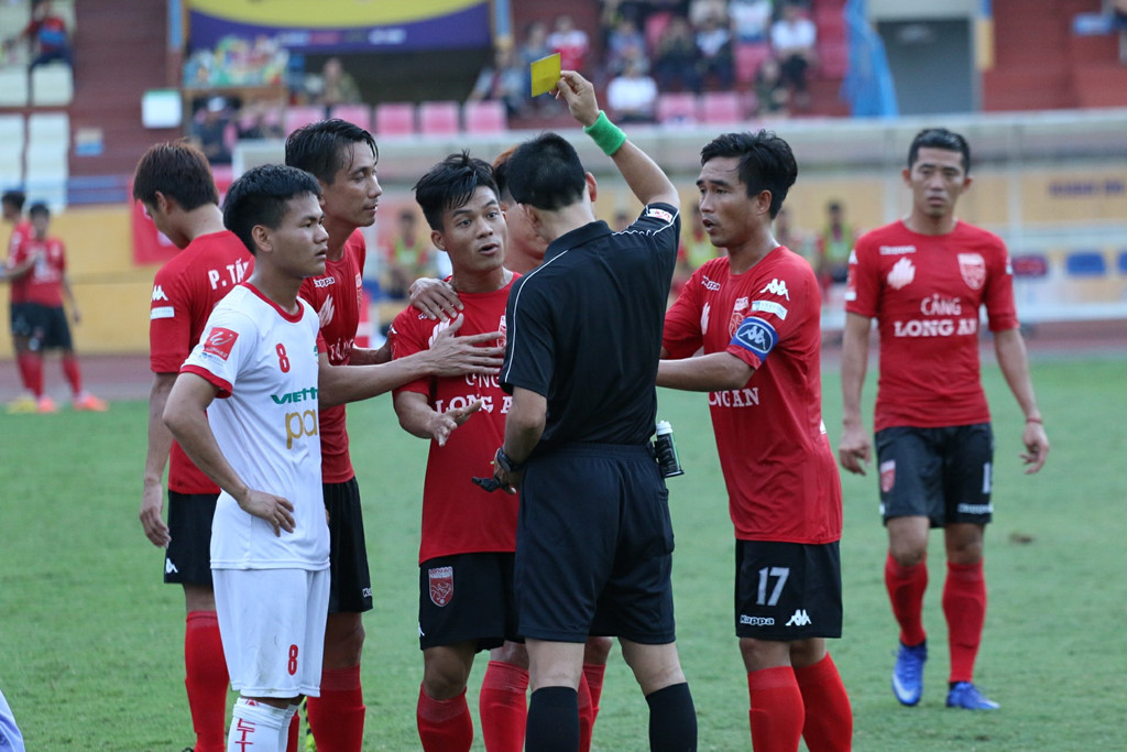 Quốc Vượng: Thế hệ tôi từng tự hào khi ăn chân người khác