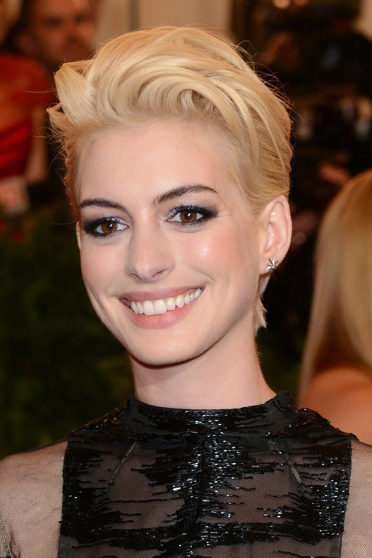 10 kiểu trang điểm xuất sắc đến ám ảnh trong lịch sử Met Gala