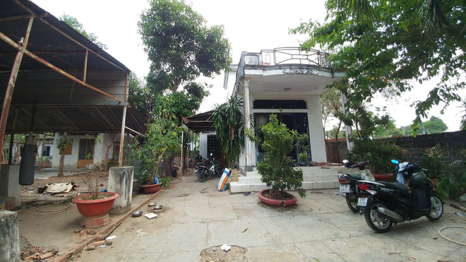 Luật sư: Không thể chấp nhận hành động còng tay bé gái 13 tuổi, đưa về trụ sở công an