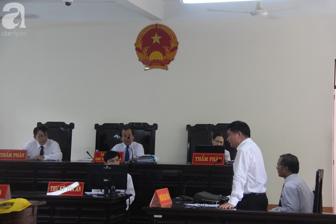 Xét xử phúc thẩm ông lão 77 tuổi dâm ô trẻ em ở Vũng Tàu: Sửa bản án sơ thẩm từ 3 năm tù giam thành 18 tháng tù treo