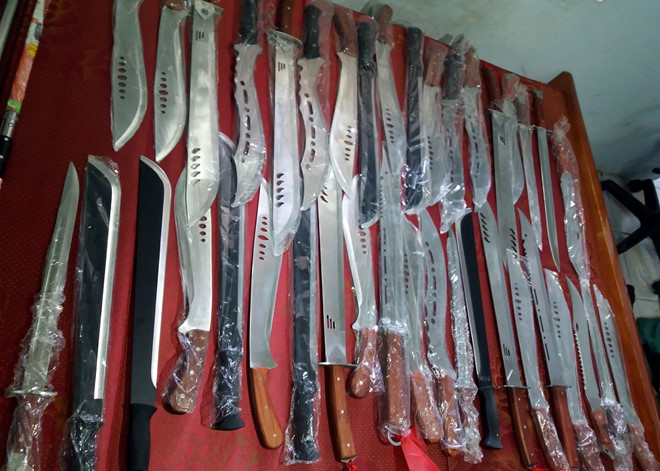 Cảnh sát công nghệ cao bắt 9X buôn bán vũ khí qua mạng