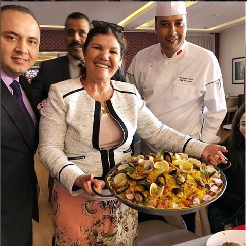 Ronaldo làm phim, mở nhà hàng