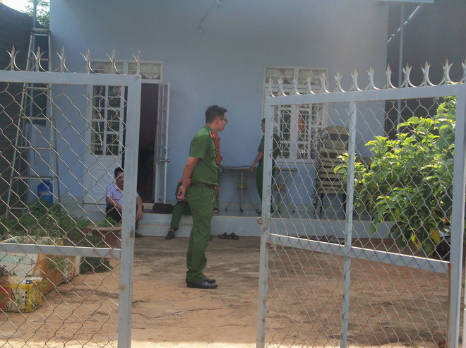 Bé trai 7 tuổi bị điện giật chết khi đang chơi trong sân nhà hàng xóm