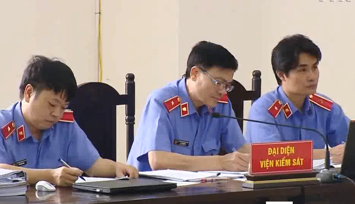 Ông Đinh La Thăng: 6 cấp lãnh đạo nhưng tôi phải chịu hết! Ông Đinh La Thăng: 6 cấp lãnh đạo nhưng tôi phải chịu hết!