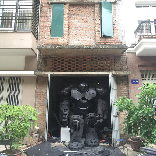 Thanh niên Việt tự chế bộ giáp Hulkbuster to và chất chẳng thua gì hàng xịn trong phim