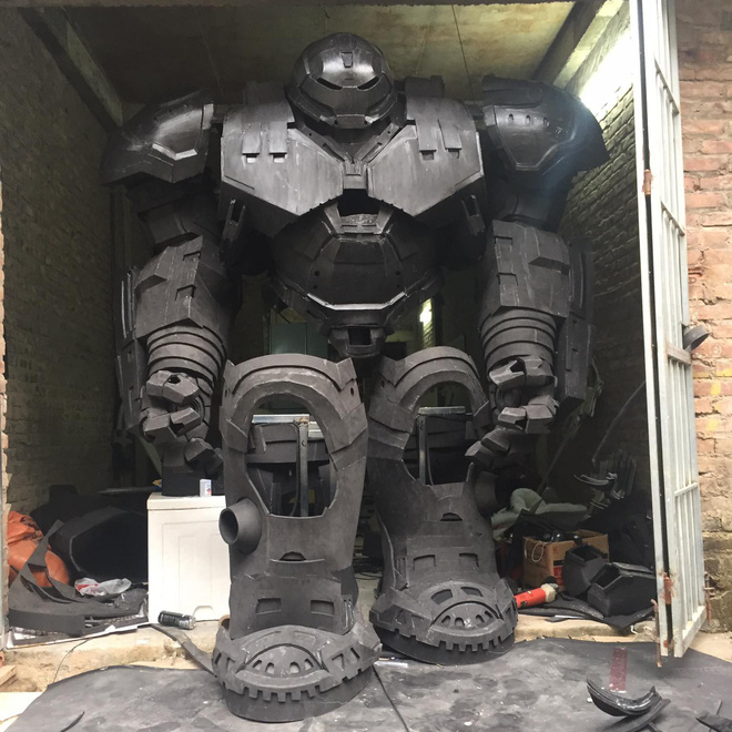 Thanh niên Việt tự chế bộ giáp Hulkbuster to và chất chẳng thua gì hàng xịn trong phim
