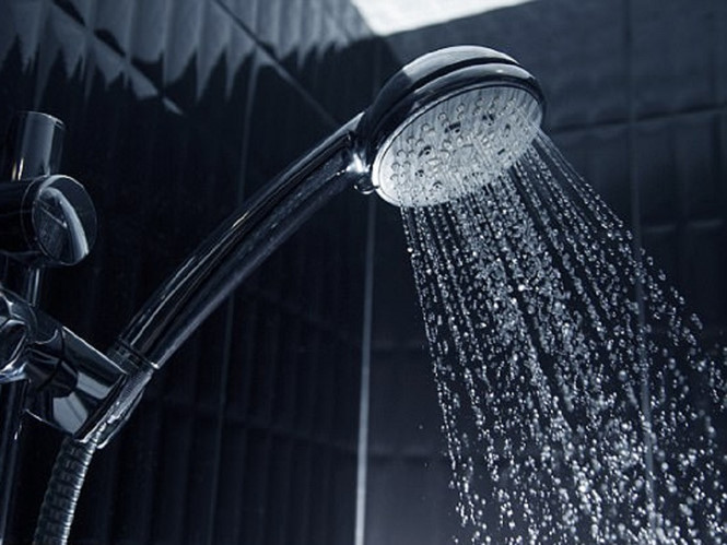 Tắm đêm có lợi gì cho sức khỏe?