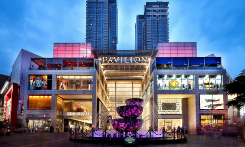 Cảnh sát đột kích nhà người thân cựu thủ tướng Malaysia