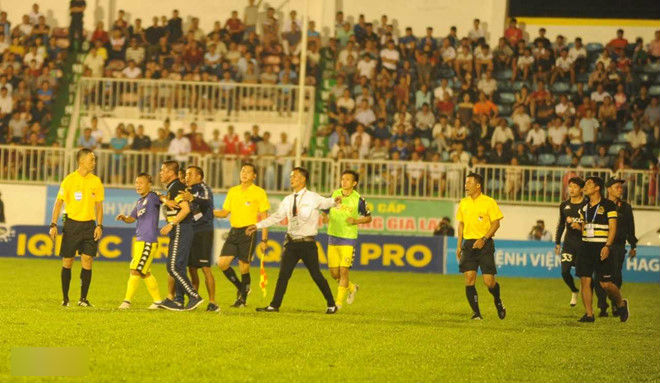 HLV CLB Hà Nội: Trọng tài không nghiêng về HAGL sẽ ăn đòn của bầu Đức
