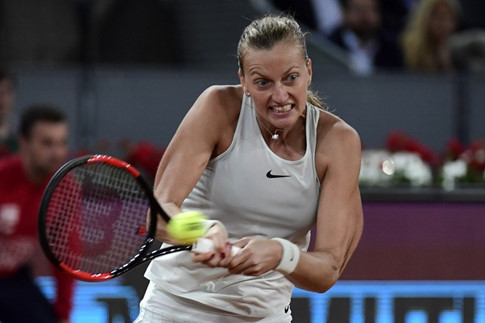 Nadal thua sốc tại Madrid và mất vị trí số 1 thế giới