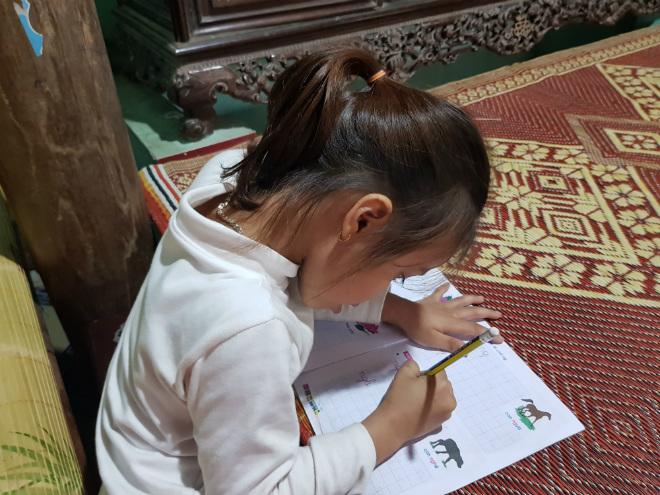 Người chồng có vợ vừa qua đời trong vụ nổ Văn Phú: Tôi sợ thằng út mắc chứng tự kỉ...