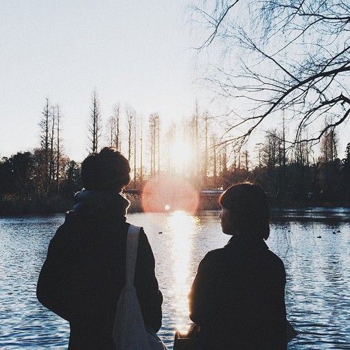 Đi du học chưa được bao lâu, chàng trai ngỡ ngàng khi người yêu 4 năm đòi chia tay để quen bạn thân 11 năm của mình