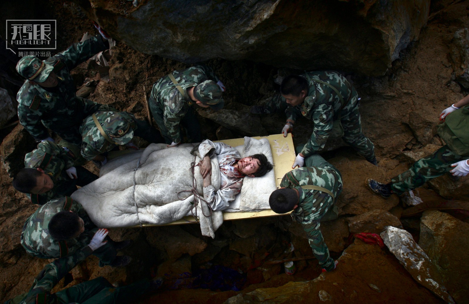 Những hình ảnh tang thương, không thể nào quên đối với người dân Tứ Xuyên trong cơn đại địa chấn 10 năm trước