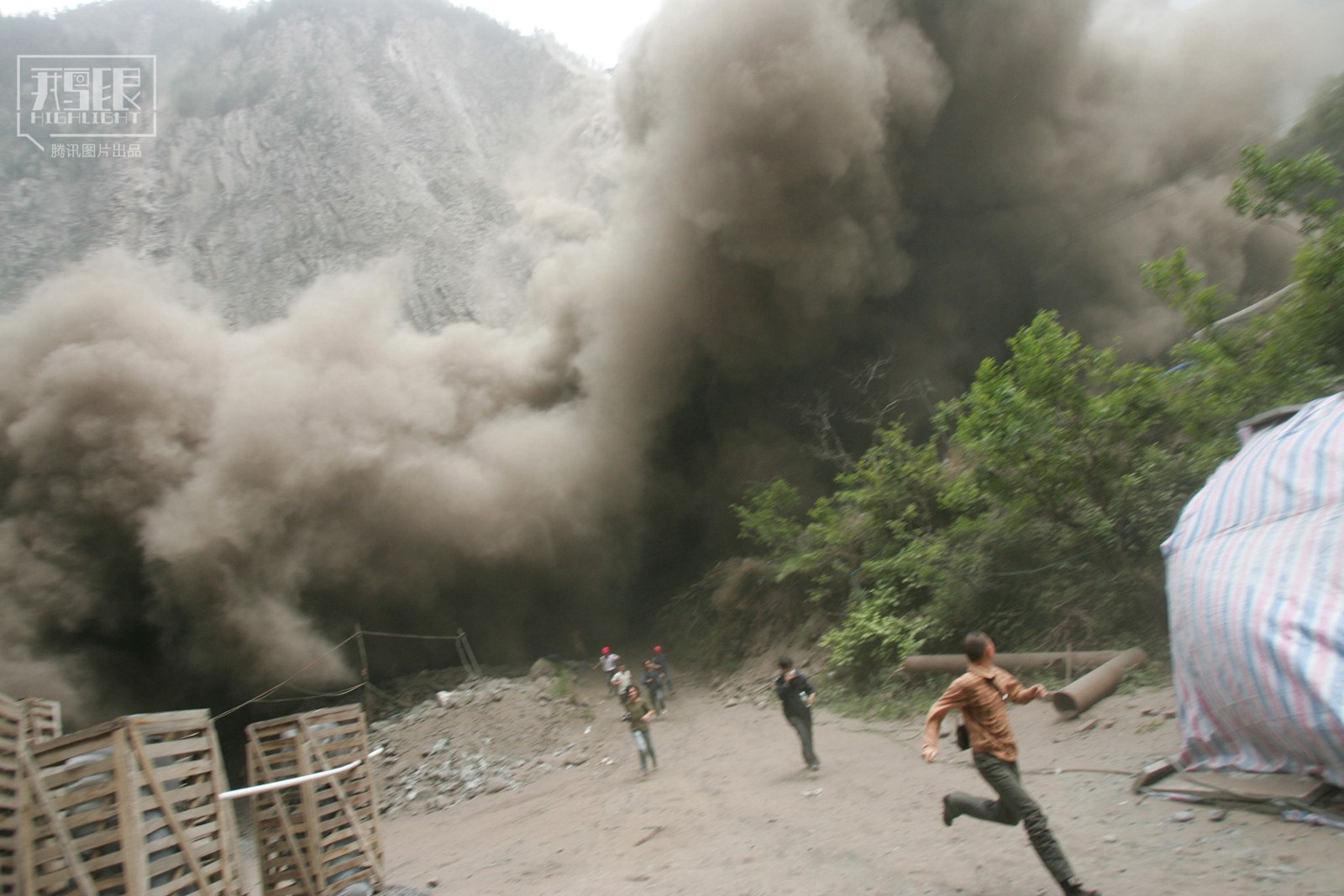 Những hình ảnh tang thương, không thể nào quên đối với người dân Tứ Xuyên trong cơn đại địa chấn 10 năm trước