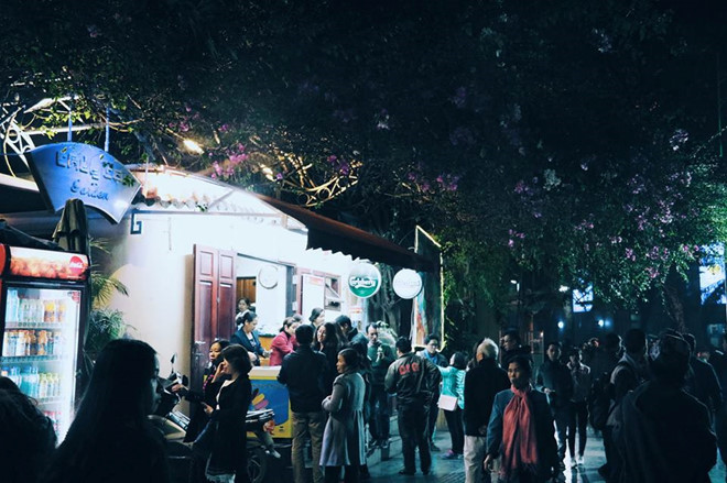 Báo lãi đều đặn, cổ phiếu mì tôm, Kem Thủy Tạ vẫn bị thị trường ngó lơ