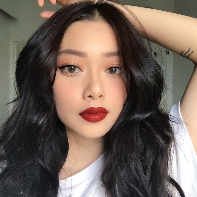 Nhân tố mới của làng lookbook Sài Gòn: Cao 1m68, thần thái sang chảnh có thừa Nhân tố mới của làng lookbook Sài Gòn: Cao 1m68, thần thái sang chảnh có thừa