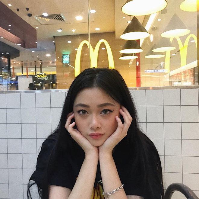 Nhân tố mới của làng lookbook Sài Gòn: Cao 1m68, thần thái sang chảnh có thừa