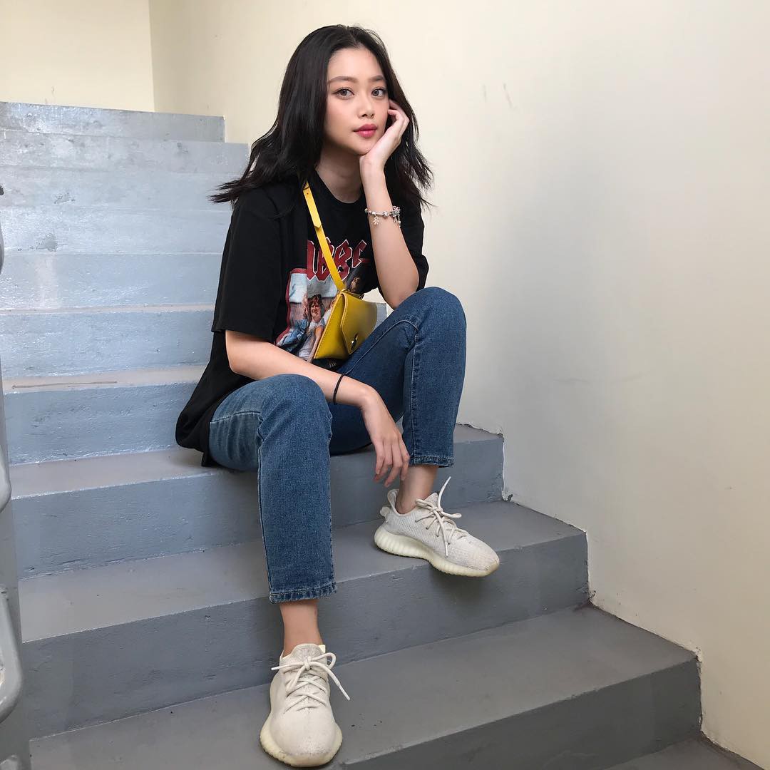 Nhân tố mới của làng lookbook Sài Gòn: Cao 1m68, thần thái sang chảnh có thừa Nhân tố mới của làng lookbook Sài Gòn: Cao 1m68, thần thái sang chảnh có thừa