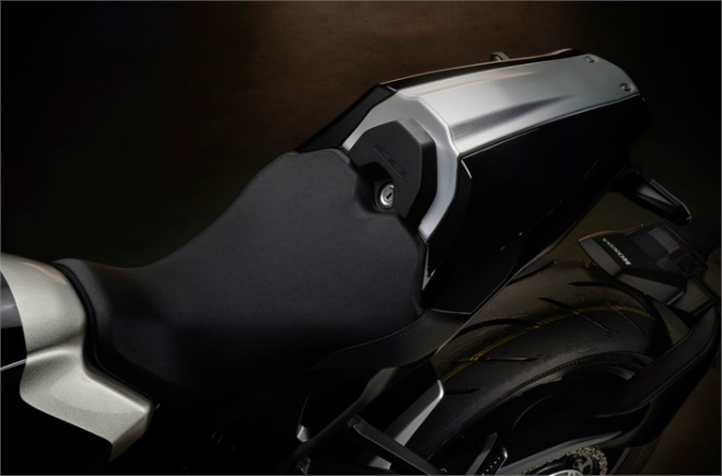 Cận cảnh 2018 Honda CB1000R sẽ ra mắt thị trường Việt vào 18/5