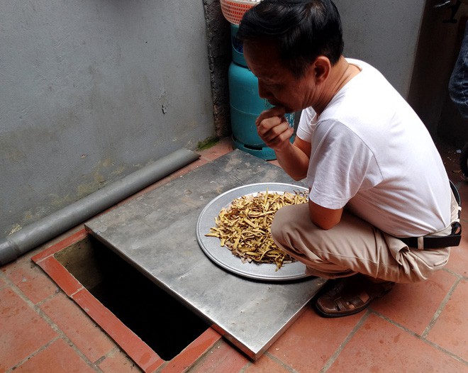 Hà Nội: Hàng nghìn hộ dân hơn 10 năm qua phải ngậm đắng sử dụng nước từ nguồn nước đen, bốc mùi hôi thối