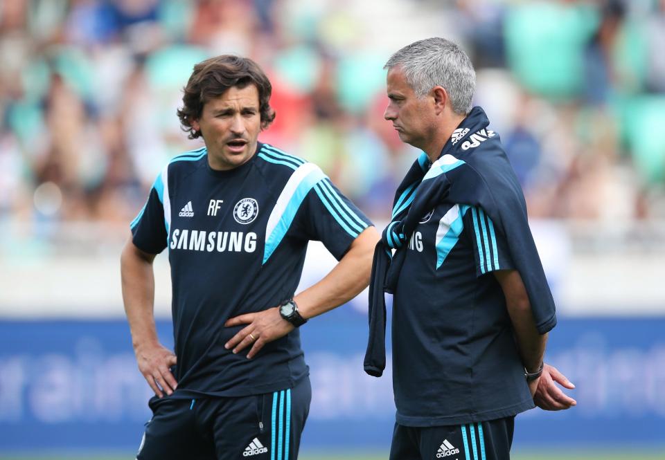 Trợ thủ đắc lực của Mourinho bất ngờ rời MU