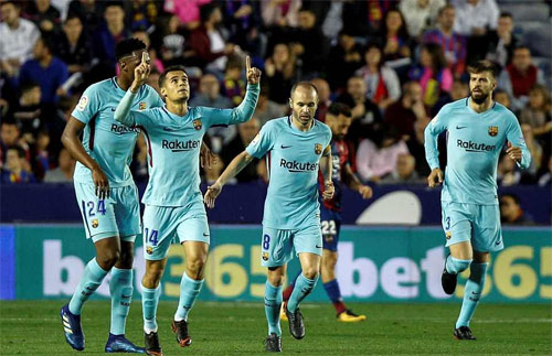 Levante chấm dứt giấc mơ bất bại của Barca trong trận đấu có chín bàn