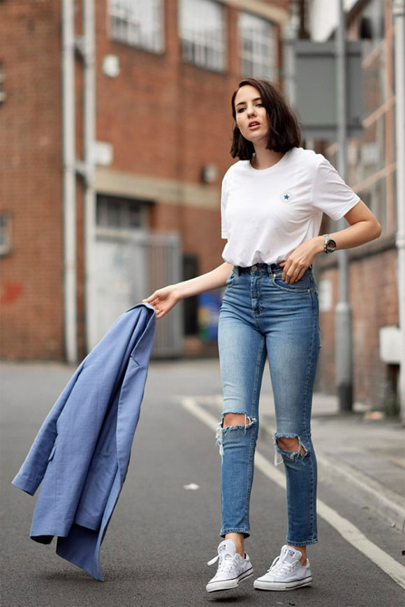Lên đồ ra phố ngày hè đẹp quên lối về với quần jeans và áo thun