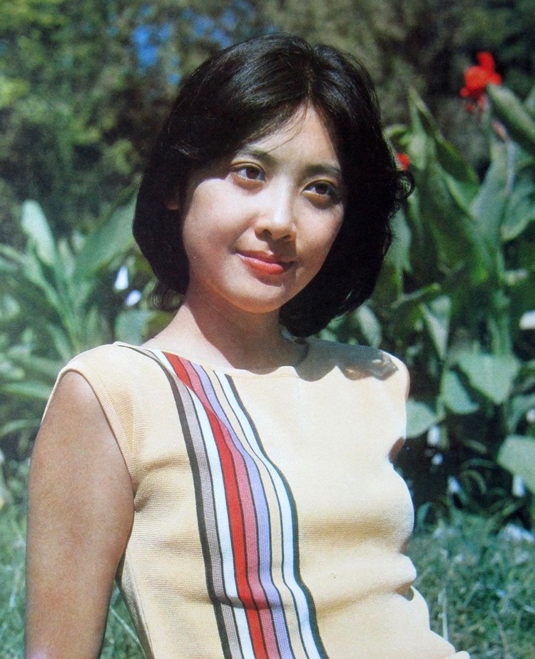 Đệ nhất mỹ nhân Tây Du Ký: Nữ vương Nữ Nhi Quốc đẹp rạng ngời dù đã vào tuổi 66