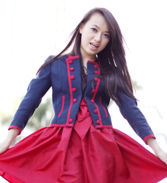 Bé Xuân Nghi - cô bé đen nhẻm thành nhan sắc Tây ở tuổi 24