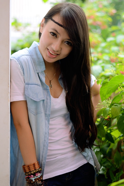 Bé Xuân Nghi - cô bé đen nhẻm thành nhan sắc Tây ở tuổi 24