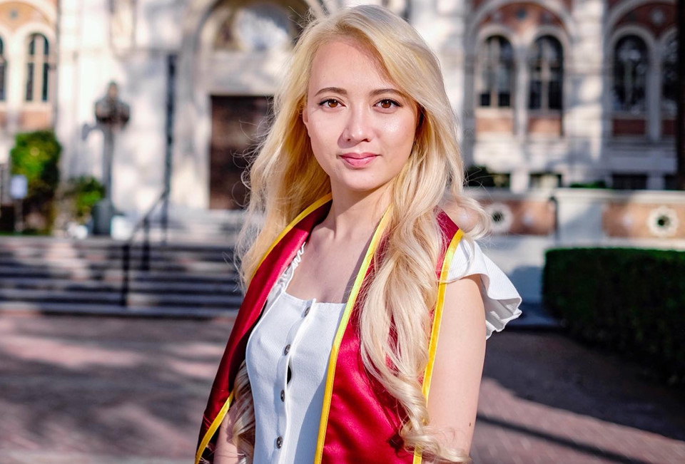 Bé Xuân Nghi - cô bé đen nhẻm thành nhan sắc Tây ở tuổi 24