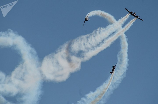 Mãn nhãn màn biểu diễn trên không của máy bay Nga