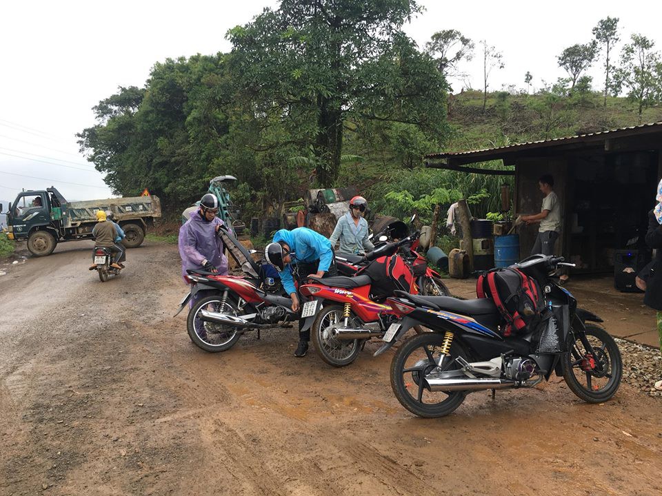 Sau chầu nhậu, anh shipper cùng bạn lạc từ Hà Nội vào Cà Mau rồi sau đó ở lại Sài Gòn không về nữa Sau chầu nhậu, anh shipper cùng bạn lạc từ Hà Nội vào Cà Mau rồi sau đó ở lại Sài Gòn không về nữa