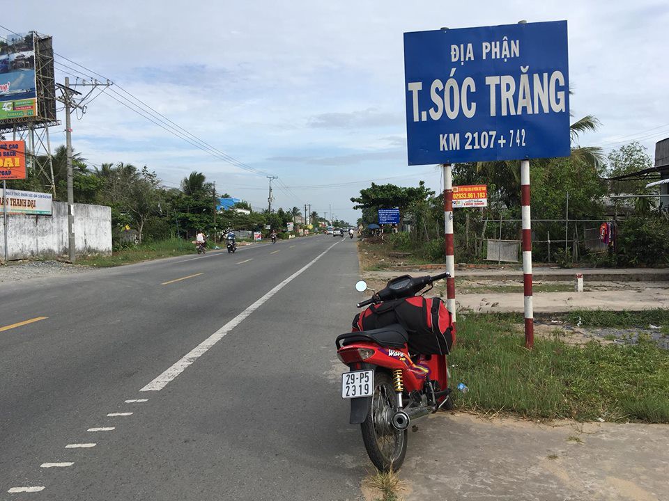 Sau chầu nhậu, anh shipper cùng bạn lạc từ Hà Nội vào Cà Mau rồi sau đó ở lại Sài Gòn không về nữa Sau chầu nhậu, anh shipper cùng bạn lạc từ Hà Nội vào Cà Mau rồi sau đó ở lại Sài Gòn không về nữa
