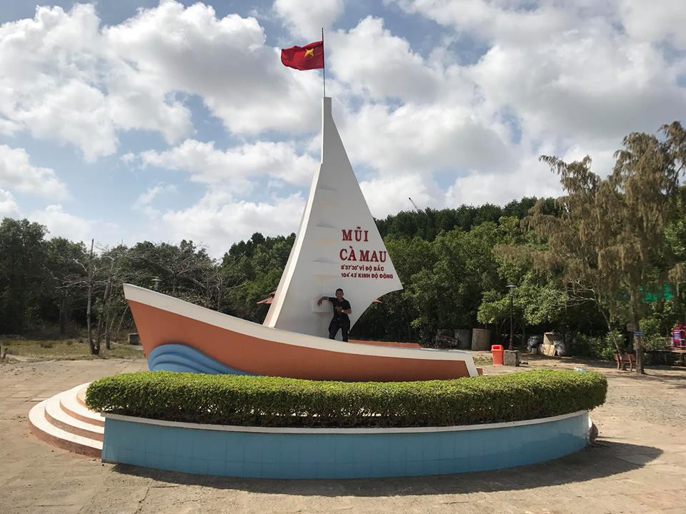 Sau chầu nhậu, anh shipper cùng bạn lạc từ Hà Nội vào Cà Mau rồi sau đó ở lại Sài Gòn không về nữa Sau chầu nhậu, anh shipper cùng bạn lạc từ Hà Nội vào Cà Mau rồi sau đó ở lại Sài Gòn không về nữa