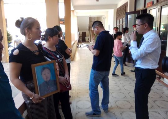 Cựu Giám đốc BV Hòa Bình lại vắng mặt tại tòa vụ 8 người chạy thận tử vong