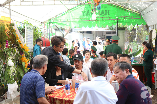 Đám tang hiệp sĩ bị cướp đâm tử vong: Từ nhỏ Nam đã thích làm hiệp sĩ, tôi nói sợ cảnh con bắt cướp lắm mà nó cứ bảo không sao đâu