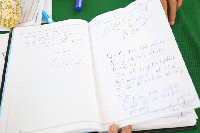 Dòng người lặng lẽ đến viếng hiệp sĩ Nam tại nhà riêng, để lại những dòng chia sẻ xúc động